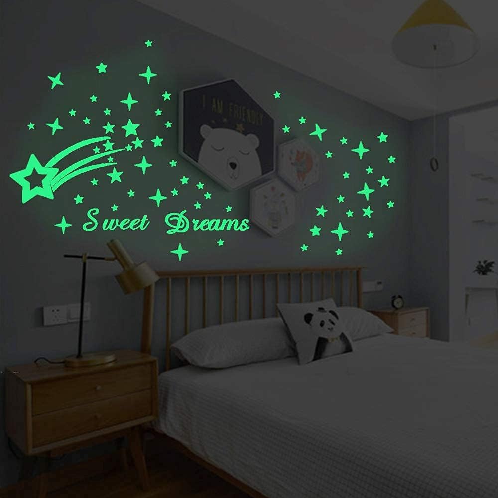 121Pcs Glow in The Dark Ceiling Wall Stickers Stars and Words - Sweet Dreams - Glowing Wall Decor for Kids Nursery Bedroom Living Room