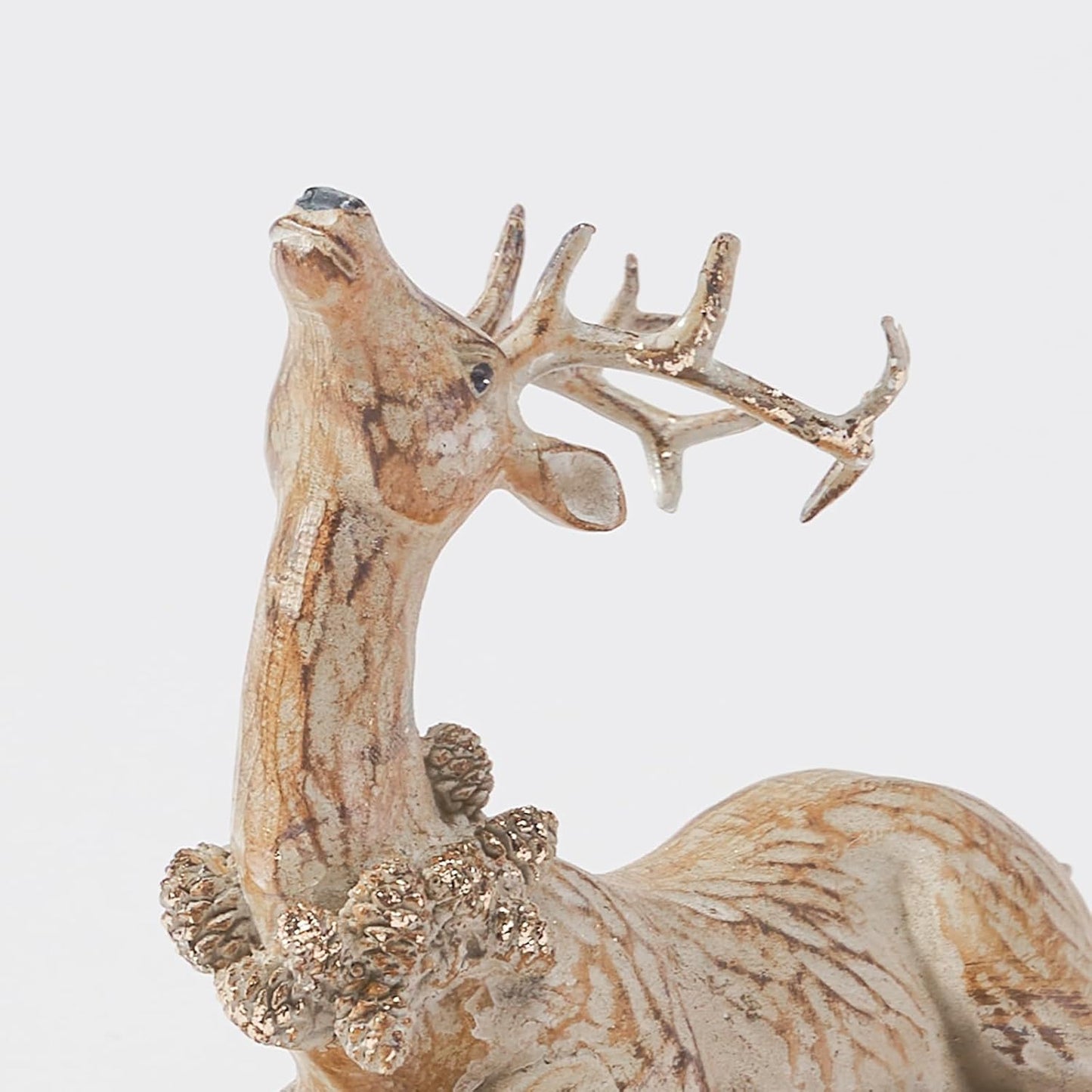 DN DECONATION 2pcs Reindeer Christmas Figurines, Tabletop Reindeer Small Christmas Decor, Brown Resin Deer Statue, Holiday Home Décor Accents for Xmas Office Living Room & Bedroom Decorations