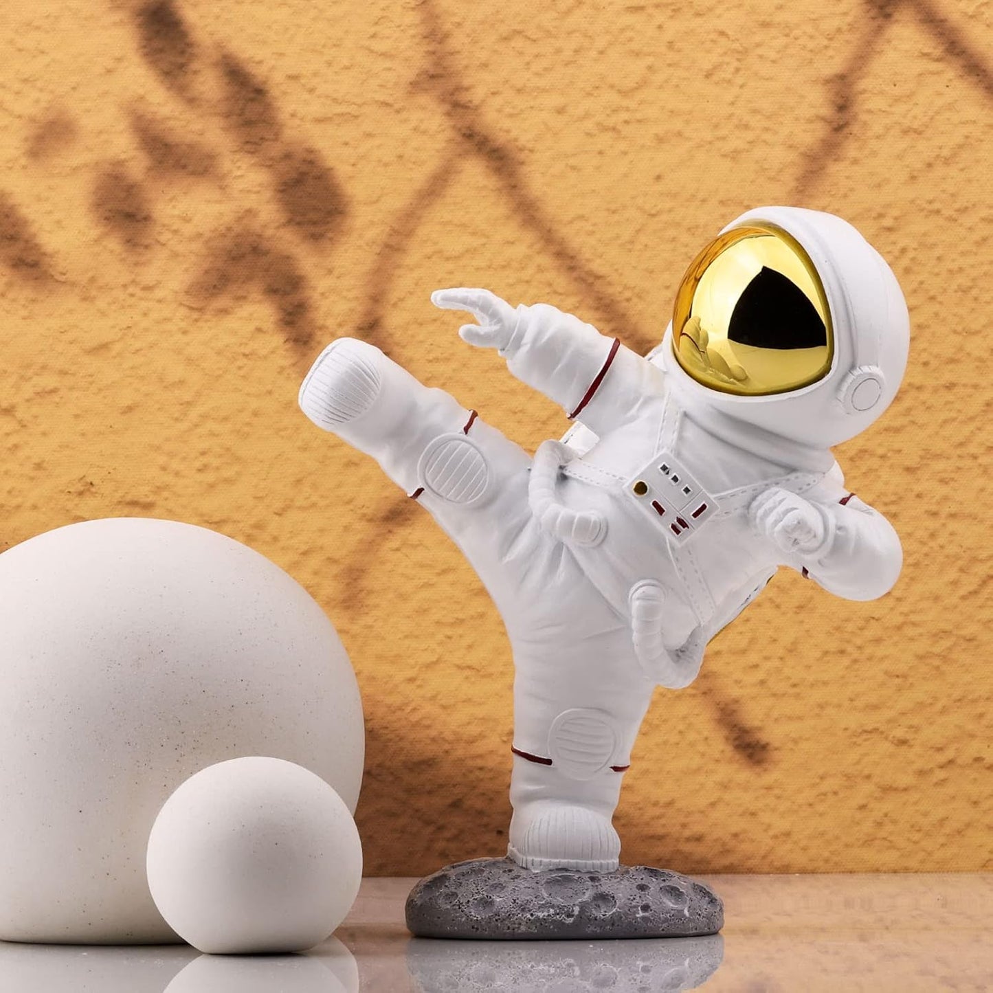 Astronaut Figurine,Astronaut Decor,Kung Fu Astronaut Figure Sculpture Spaceman Décor,Sculptures Home Décor,White Gold Shelf Decoration,Table Decor,Cute Mini Space Figure Ornament Decorative Astronaut