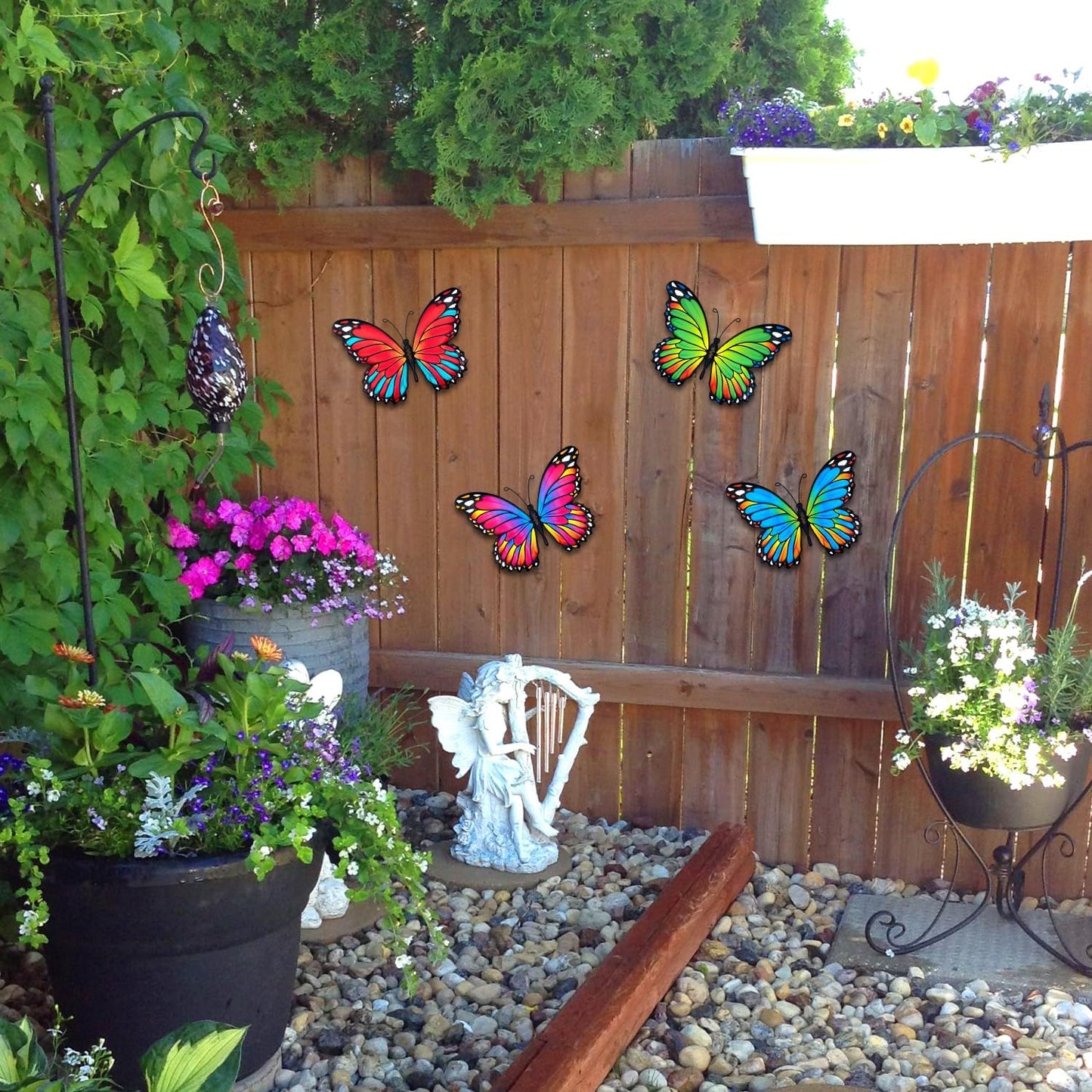 Oraytteo Metal Butterfly Wall Decor, 4pcs Butterflies Wall Art Hanging Sculptures for Outdoor Indoor Fence Patio Yard Tree Garden Home Decorations, Housewarming Gift for Mom Friends