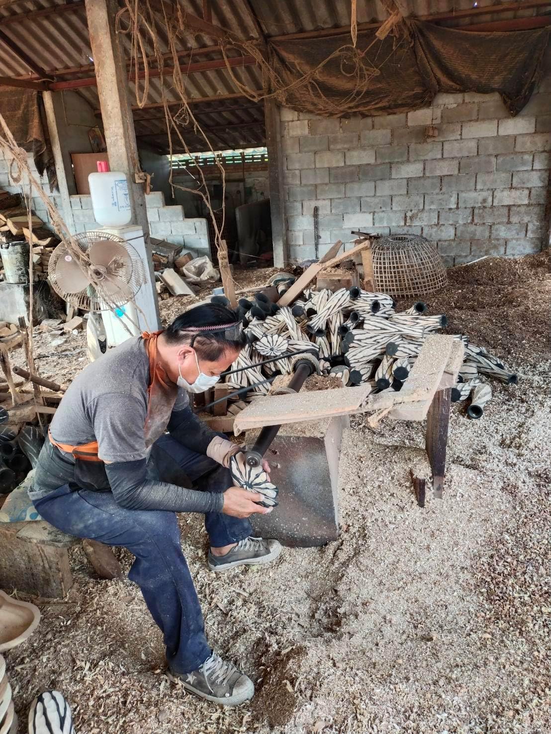 AeraVida 8-Inch Handmade Mango Wood Lotus Blossom Plate Tray | Decorative Carved Wooden Bowl for Tabletop, Entryway or Kitchen | Rustic Boho Accent Dish for Home Décor or Gifting