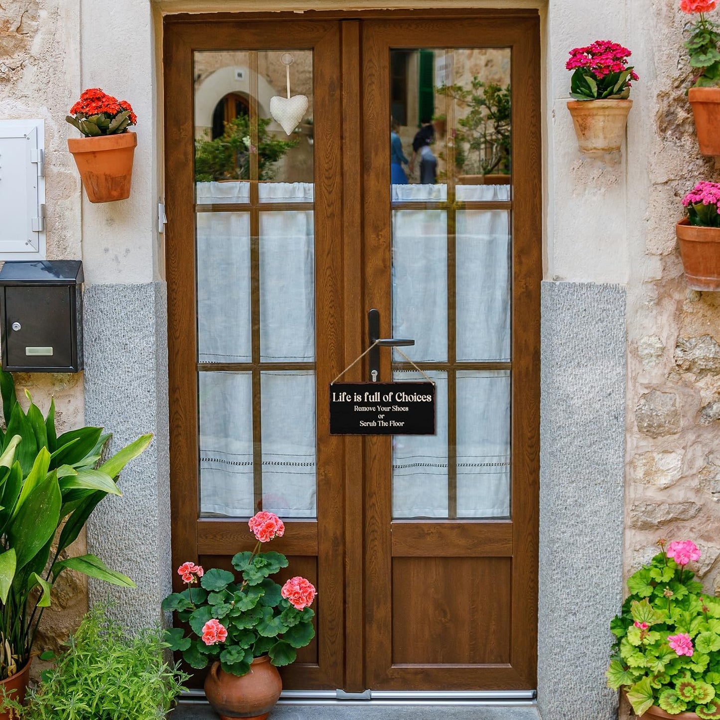 Life Is Full Of Choices Remove Your Shoes Or Scrub The Floor Wooden Hanging Sign Plaque, Wall Decor Sign With Inspirational Quotes,Rustic Wood Sign Wall Art for Home Living Dining Room Farmhouse - A30